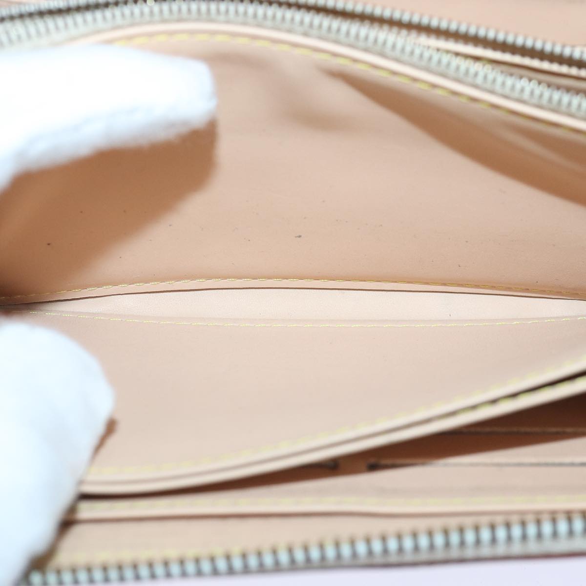 Louis Vuitton Zippy wallet