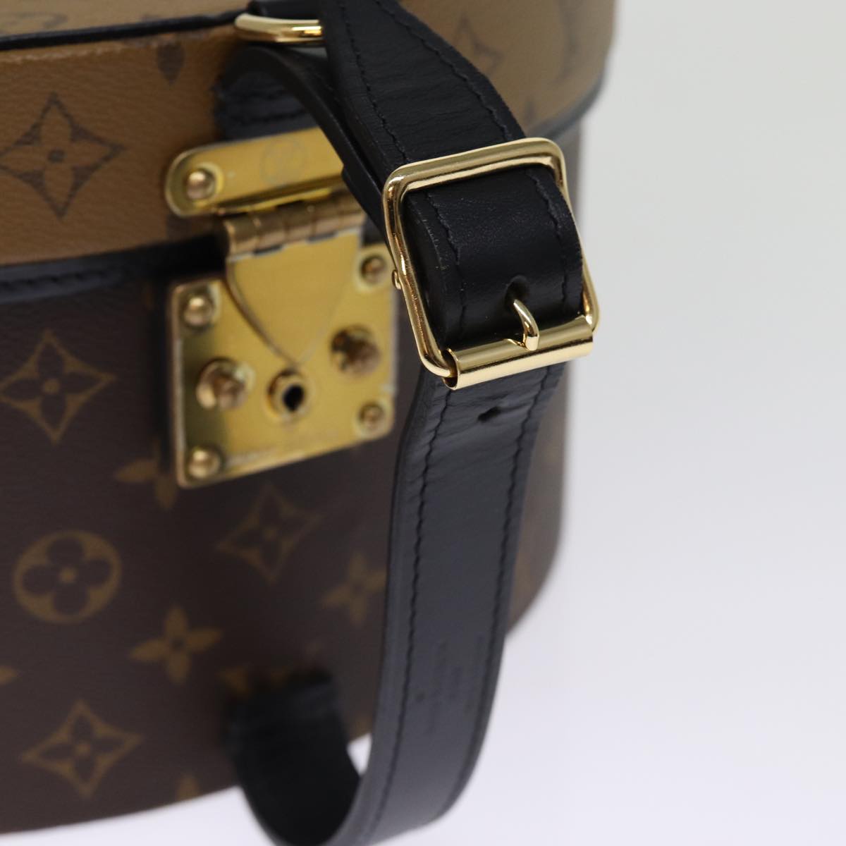 Louis Vuitton Reverse