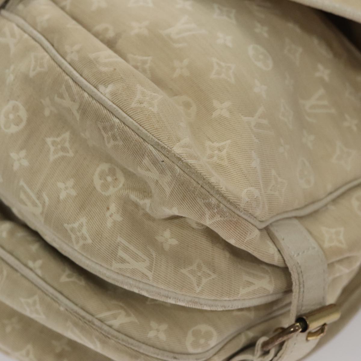 Louis Vuitton Saumur