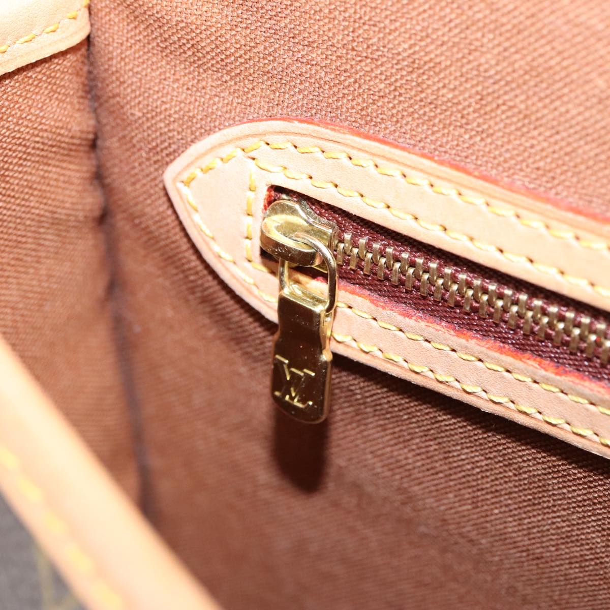 Louis Vuitton Sologne