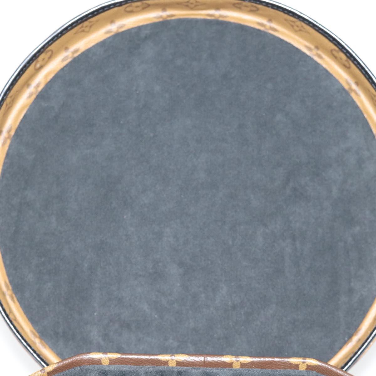 Louis Vuitton Reverse