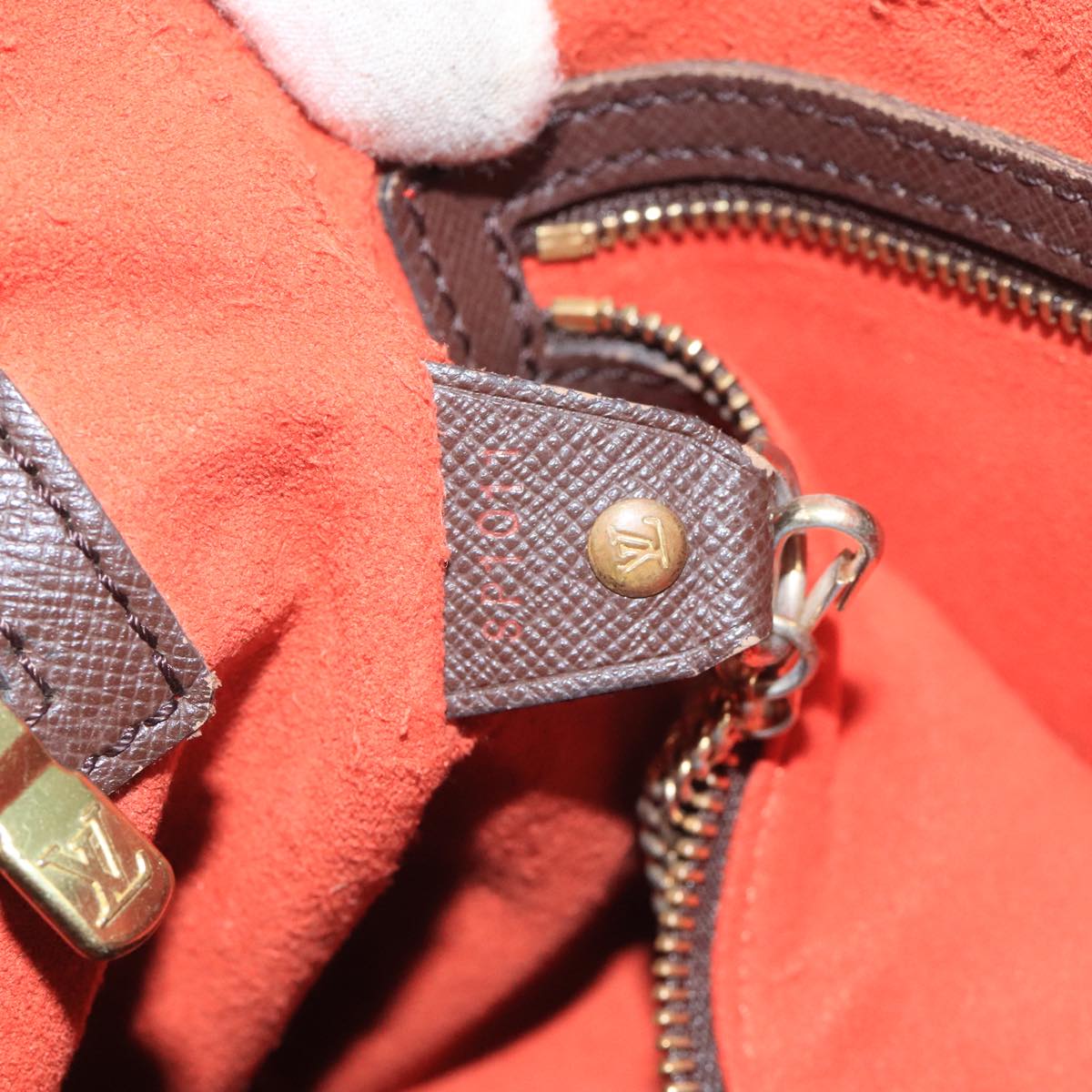 Louis Vuitton Marais