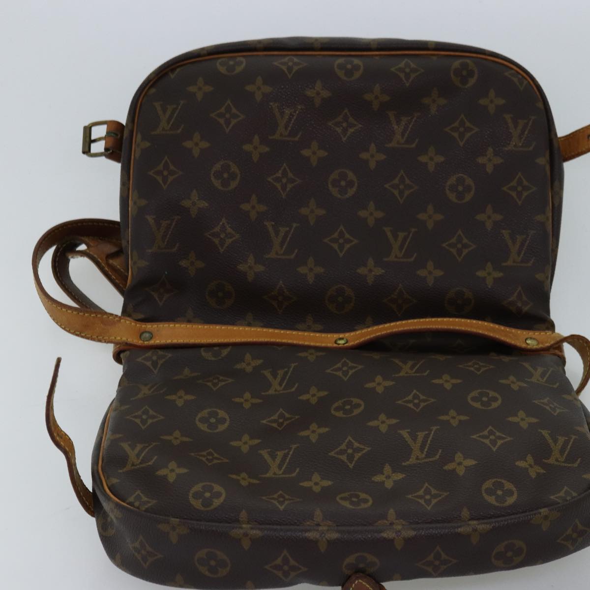 Louis Vuitton Saumur 30