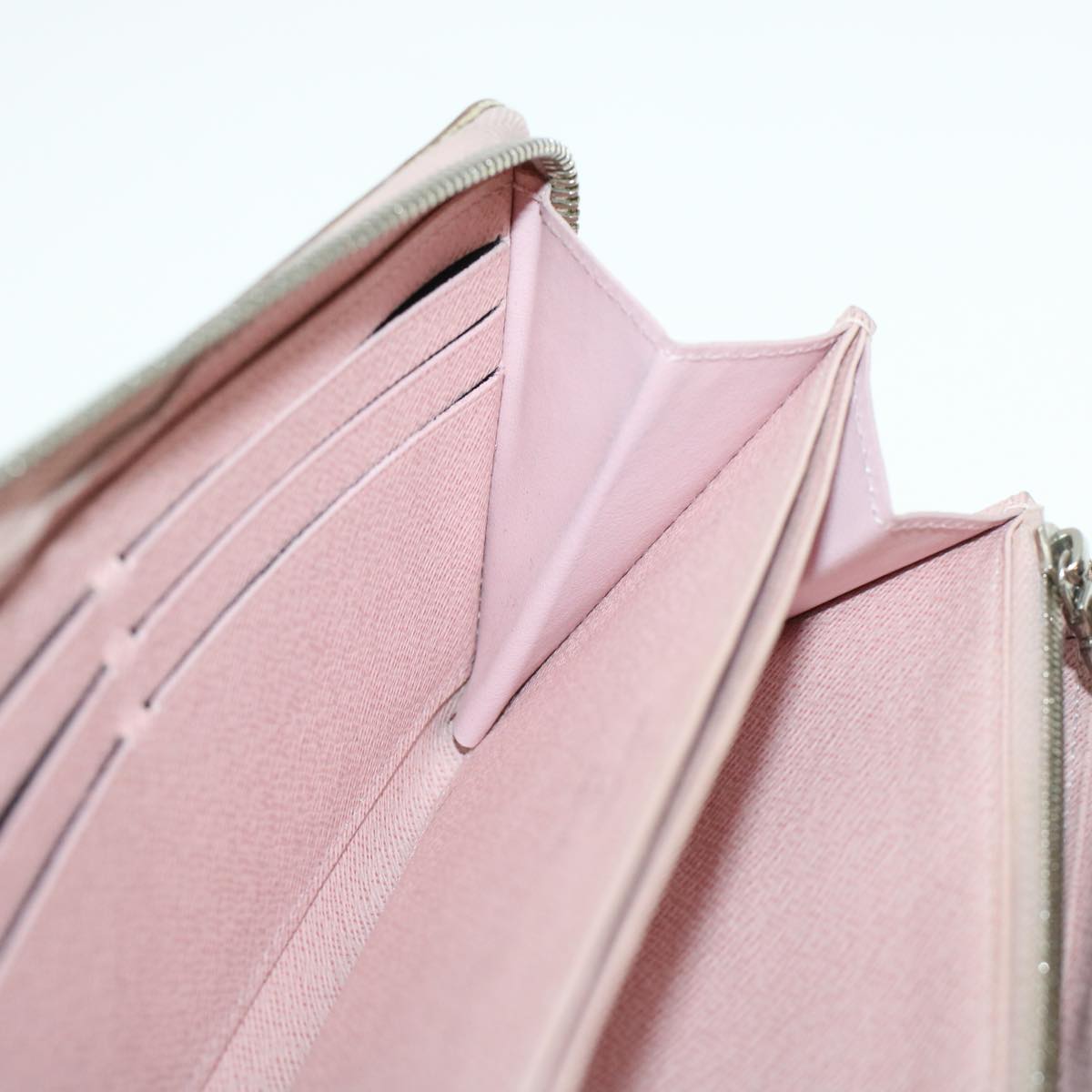 Louis Vuitton Zippy wallet