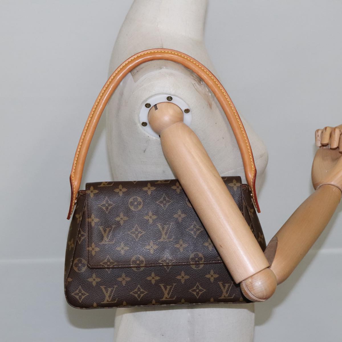 Louis Vuitton Mini looping
