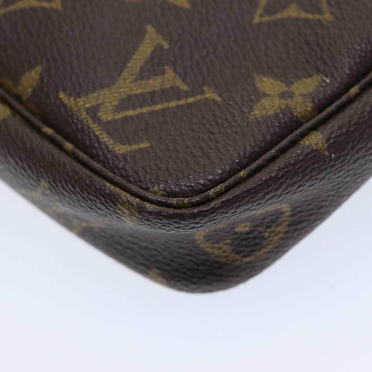 Louis Vuitton Pochette Accessoire