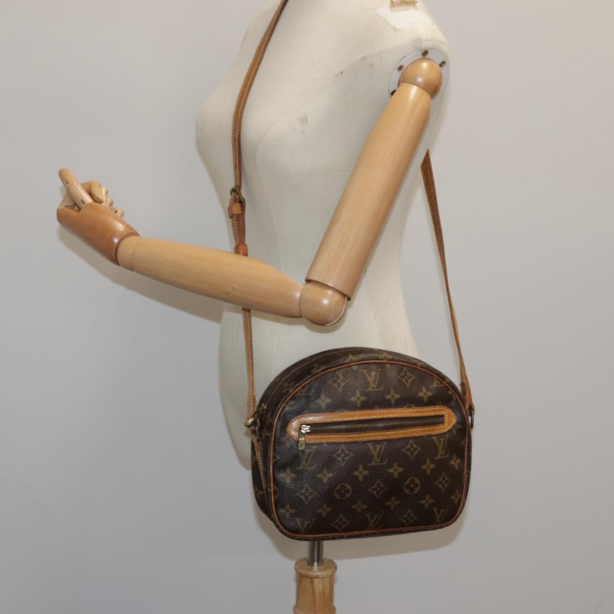 Louis Vuitton Senlis
