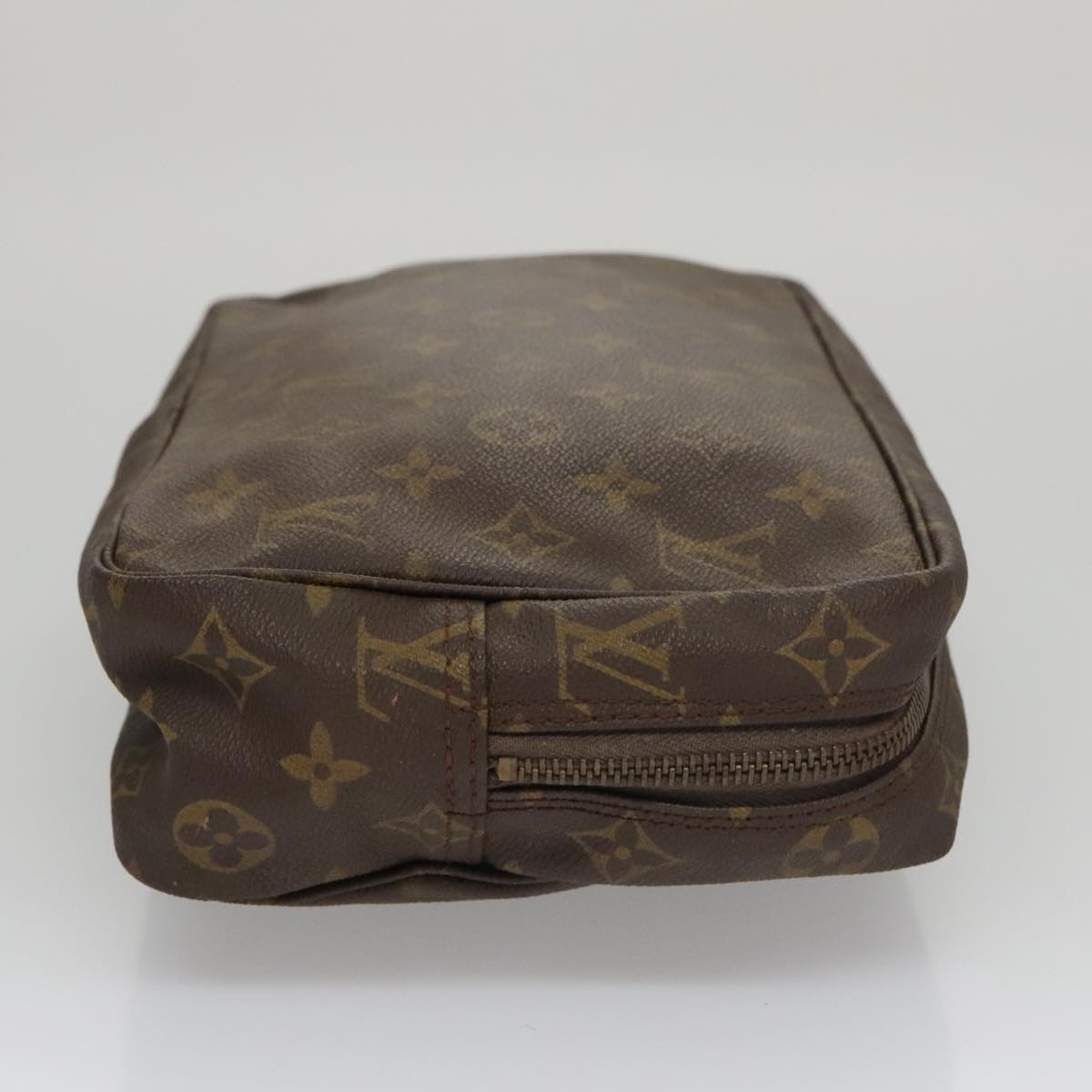 Louis Vuitton Trousse Toilette 28