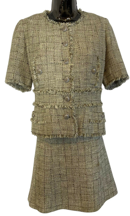 Chanel 10P Fantasy Tweed Beige Metallic Gold Jacket Skirt Suit Set FR 42/44