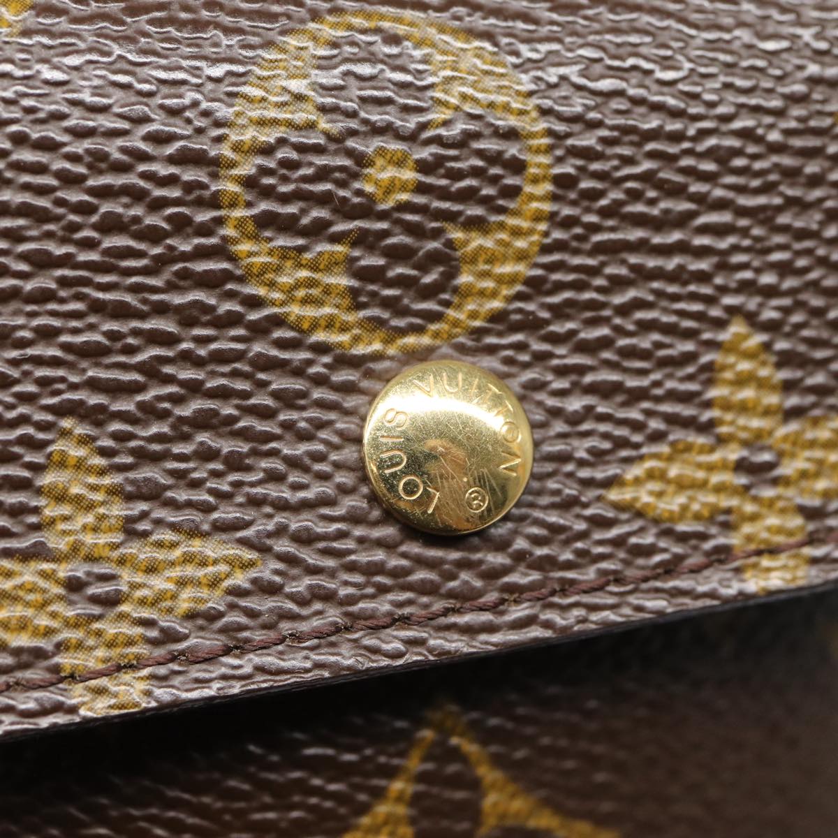 Louis Vuitton Partition