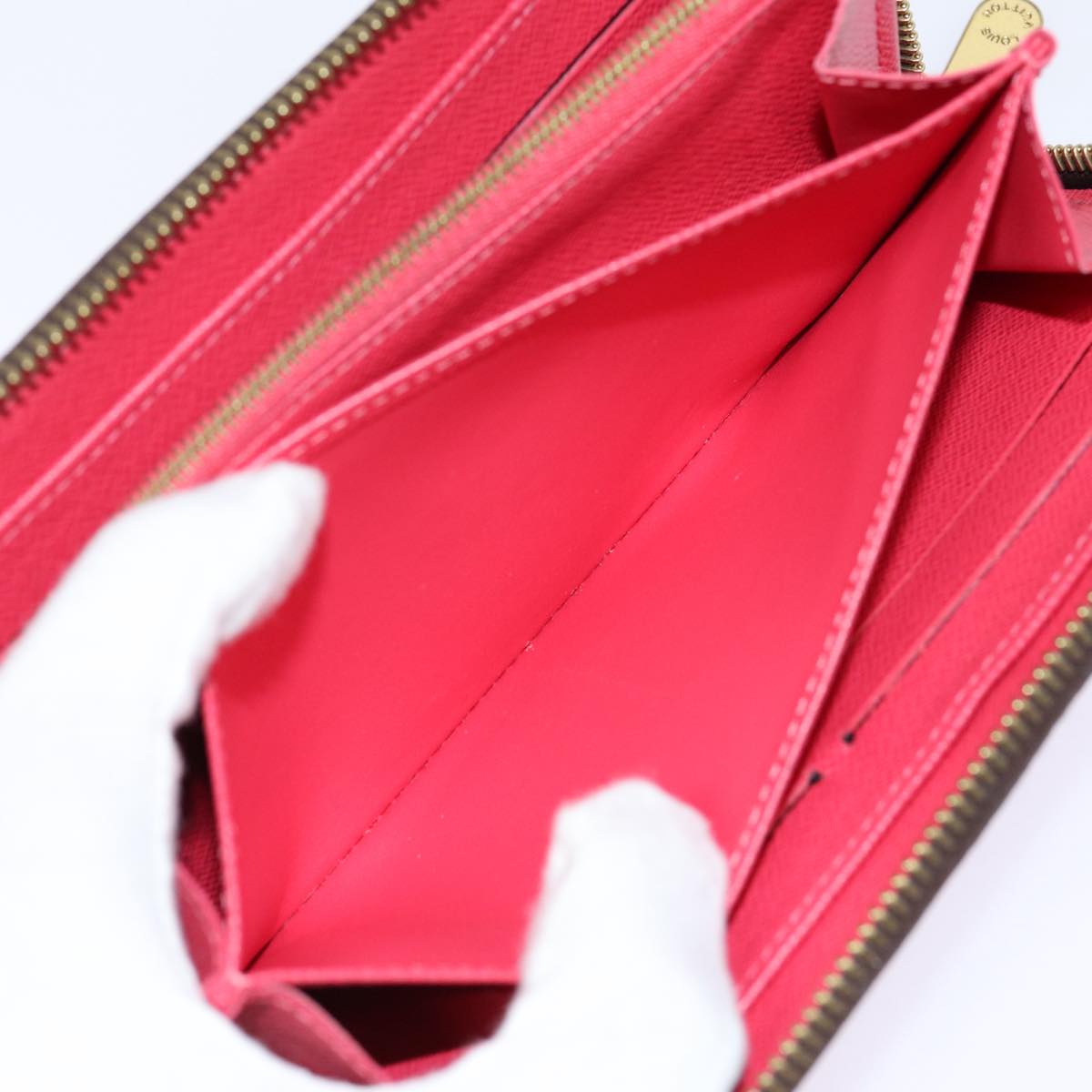Louis Vuitton Zippy wallet