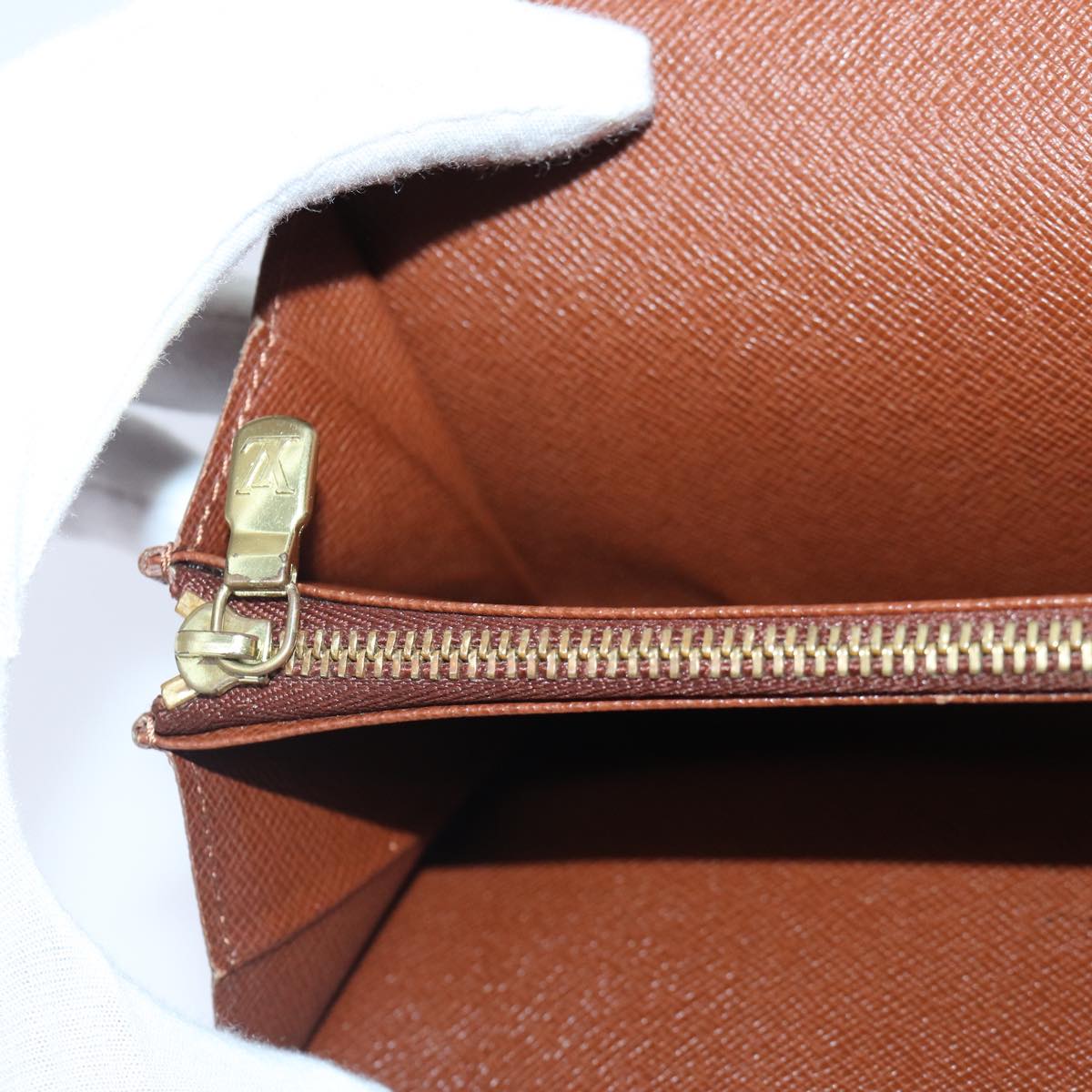 Louis Vuitton Sarah