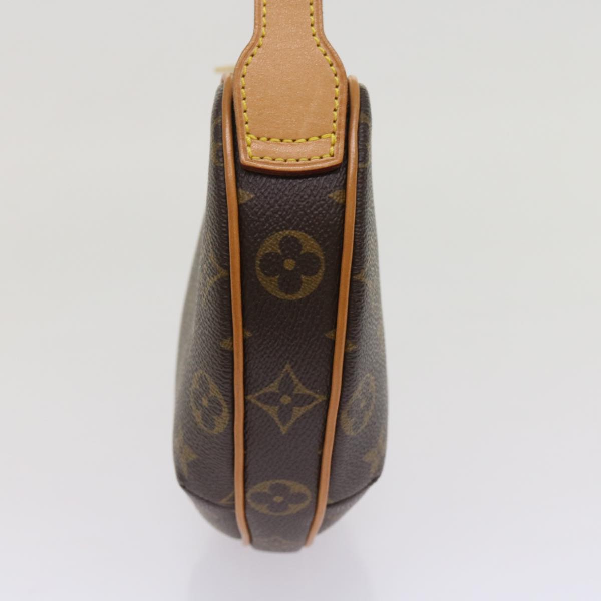 Louis Vuitton Croissant