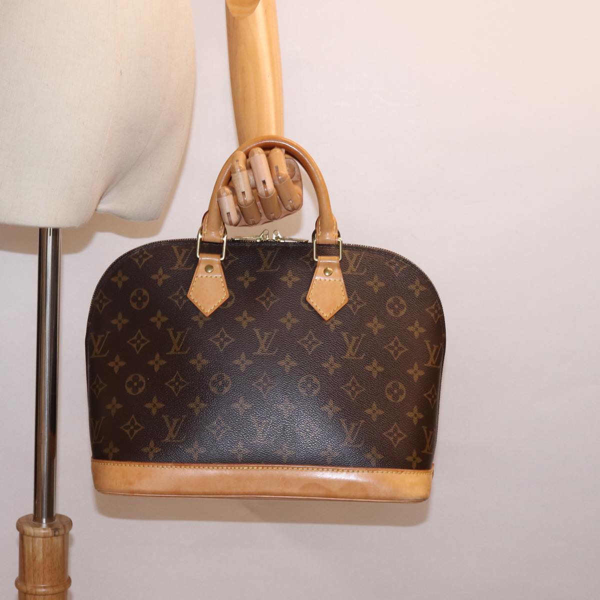 Louis Vuitton Alma