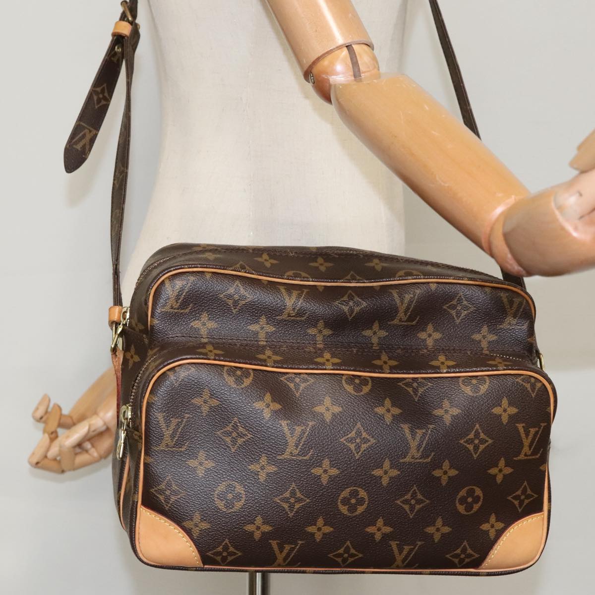 Louis Vuitton Nile