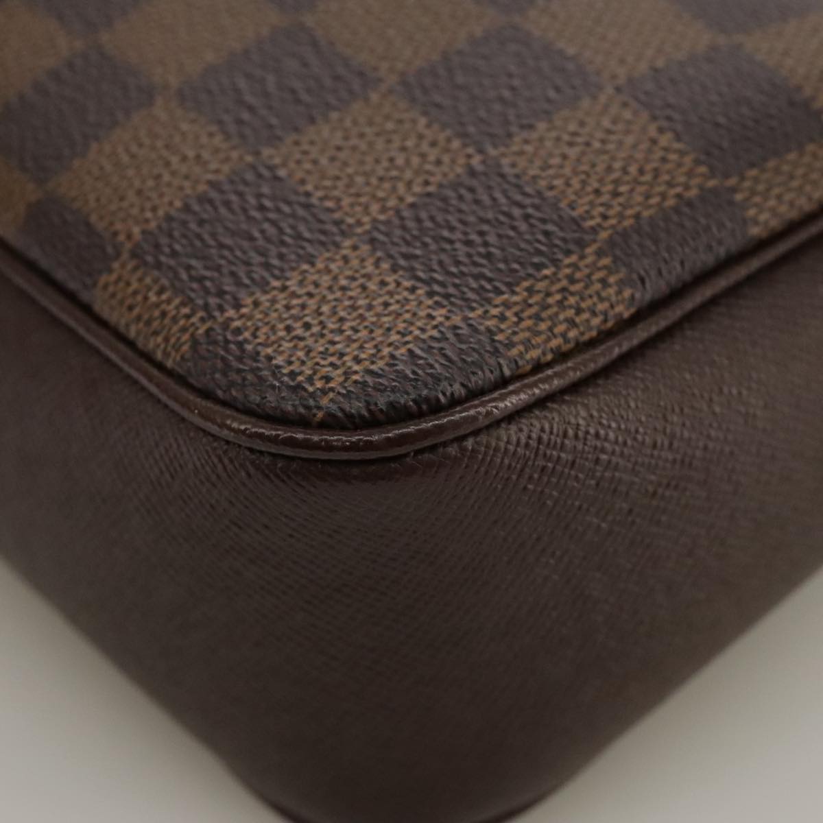Louis Vuitton Trousse makeup