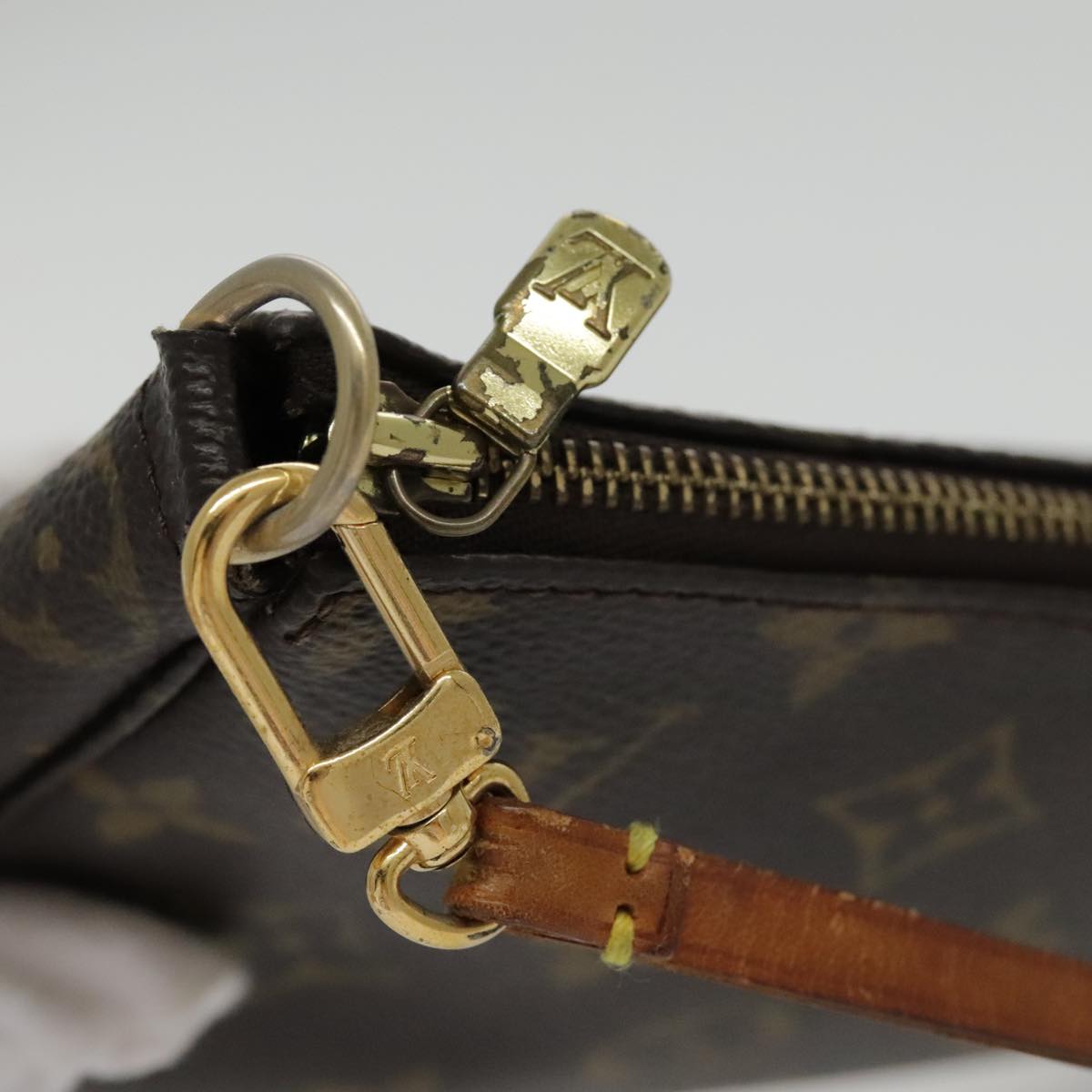 Louis Vuitton Pochette Accessoire