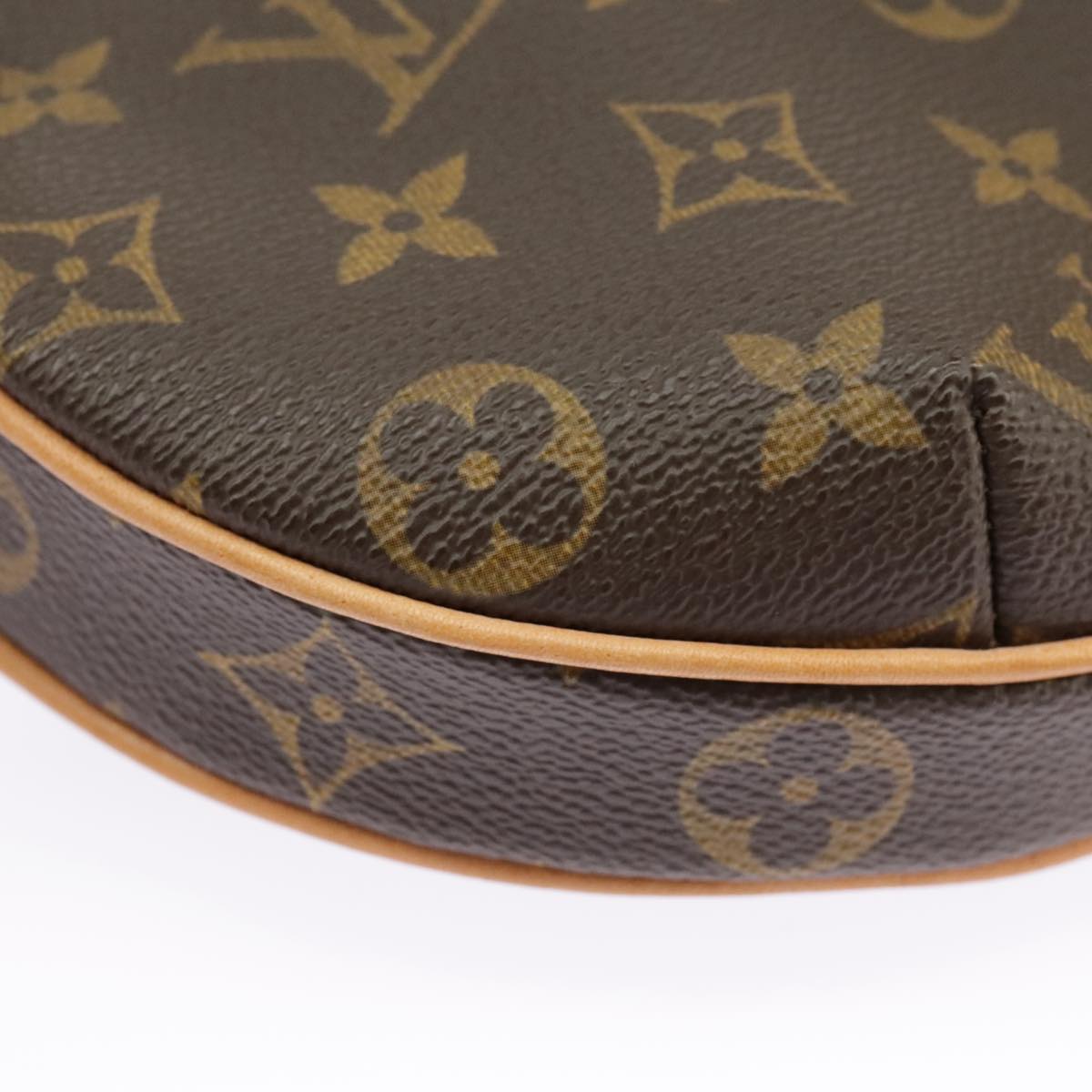 Louis Vuitton Croissant