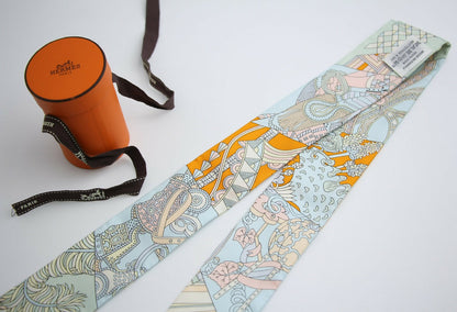 Hermes De l'Ombrelle aux Silk Twilly Pale Pink Sky Orange
