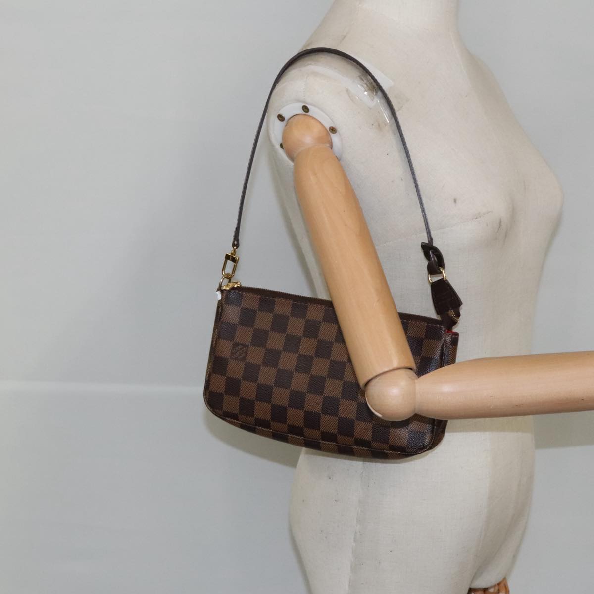 Louis Vuitton Pochette Accessoire