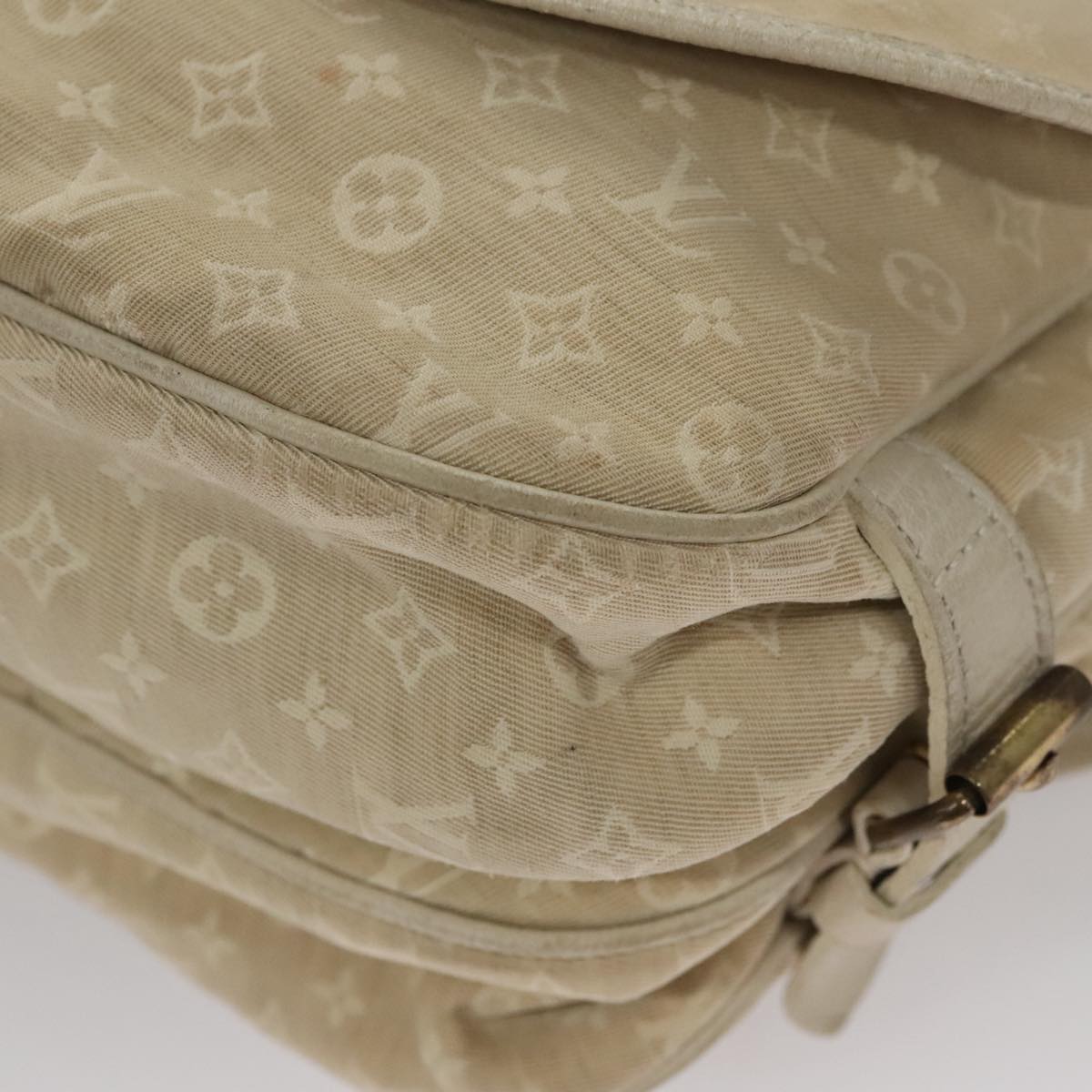 Louis Vuitton Saumur