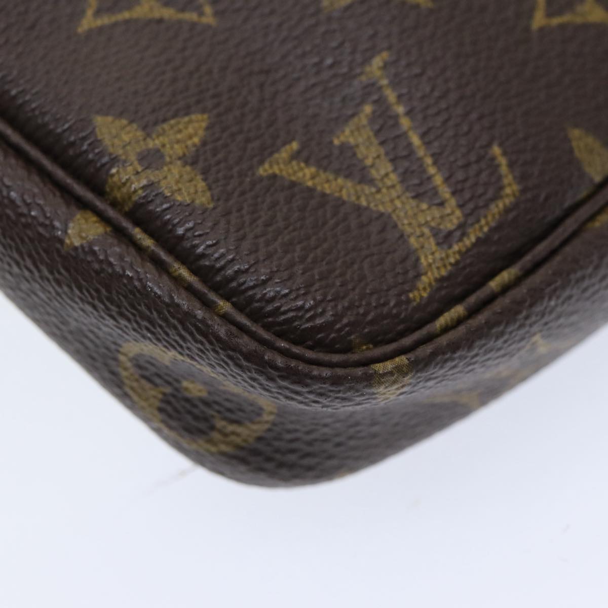 Louis Vuitton Pochette Accessoire