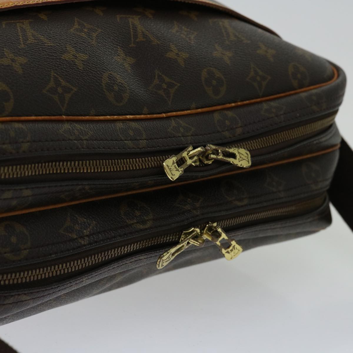 Louis Vuitton Reporter