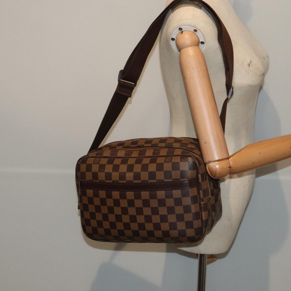 Louis Vuitton Reporter