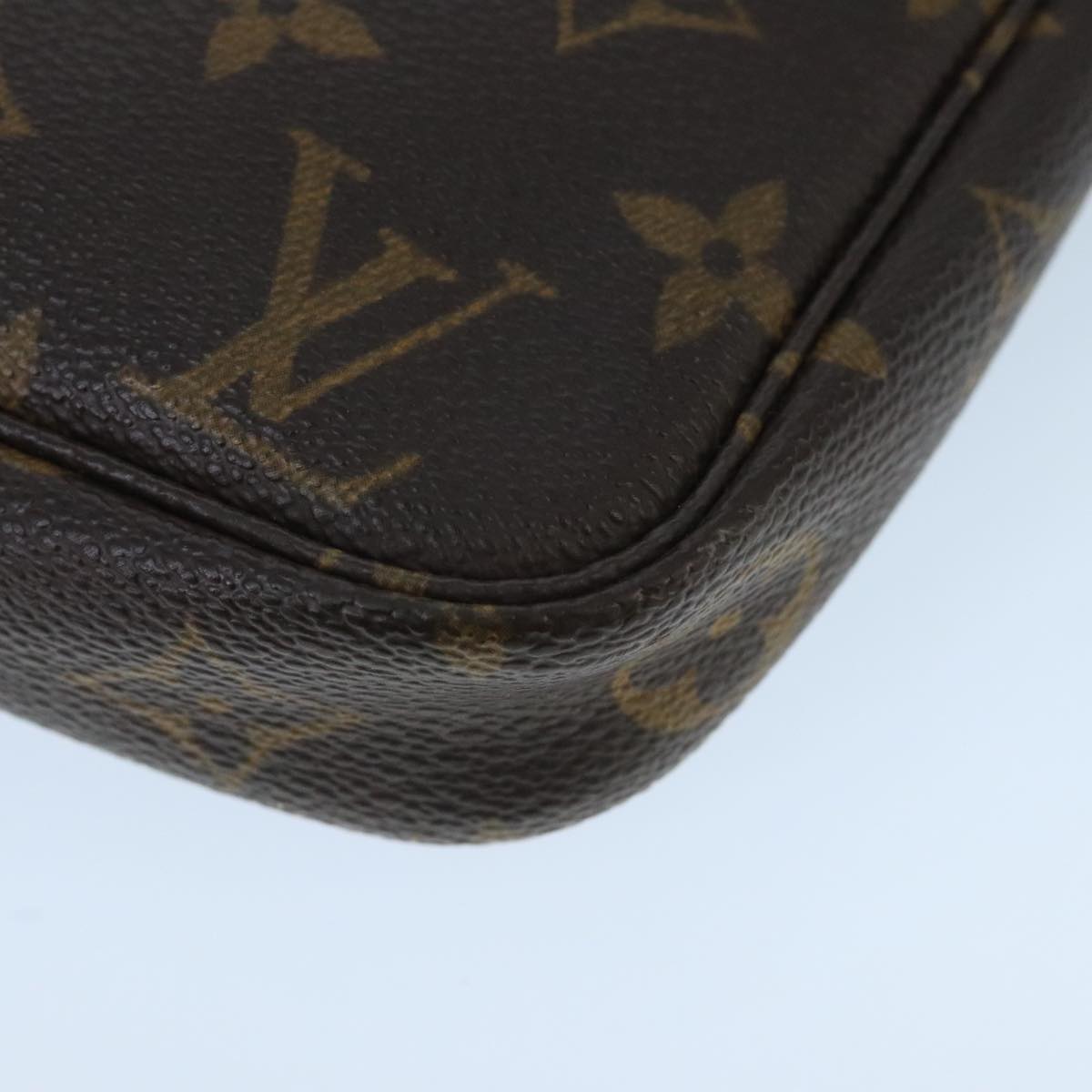 Louis Vuitton Pochette Accessoire