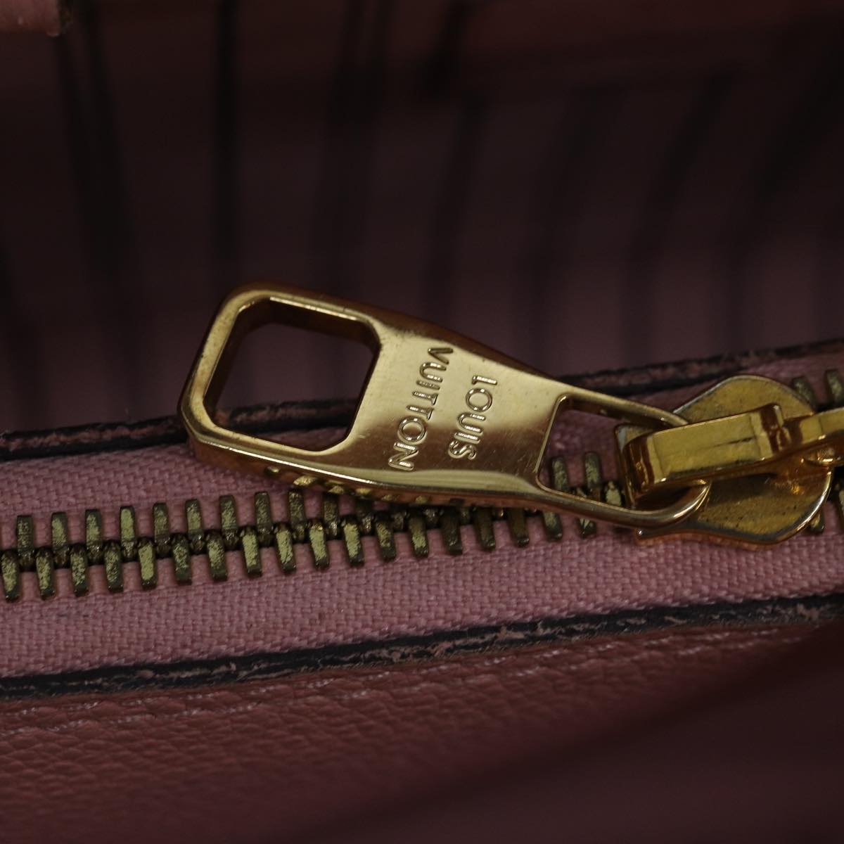 Louis Vuitton Montaigne