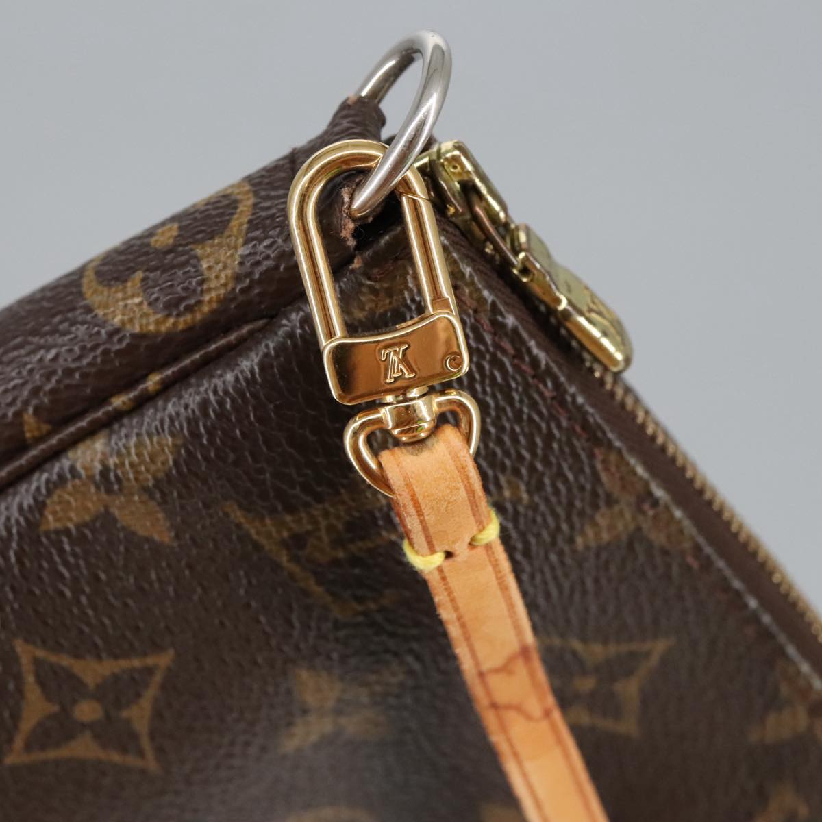 Louis Vuitton Pochette Accessoire