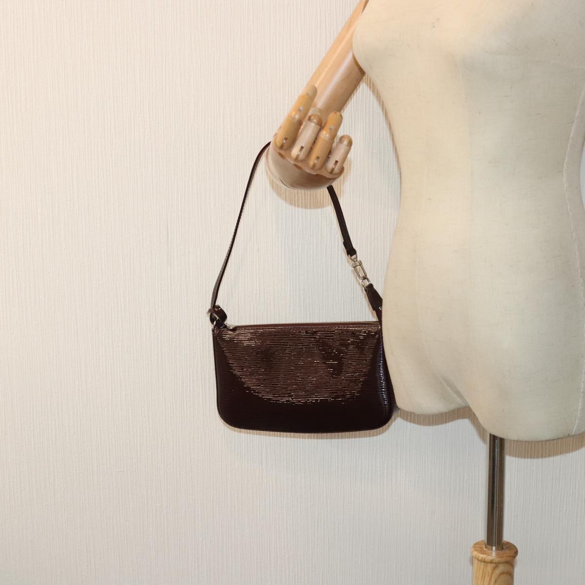 Louis Vuitton Pochette Accessoire