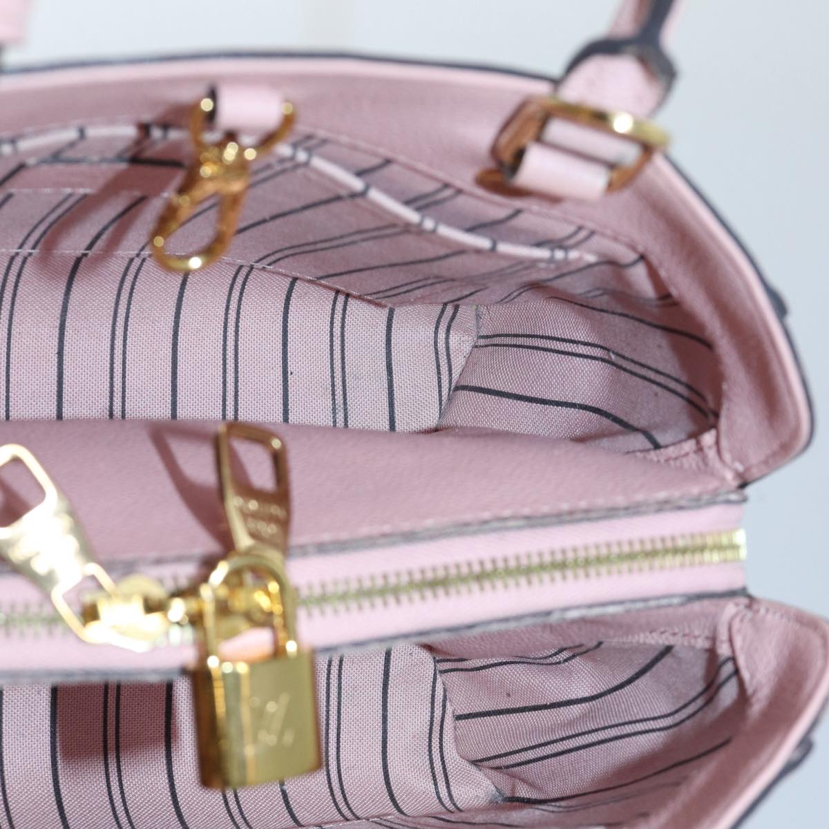 Louis Vuitton Montaigne