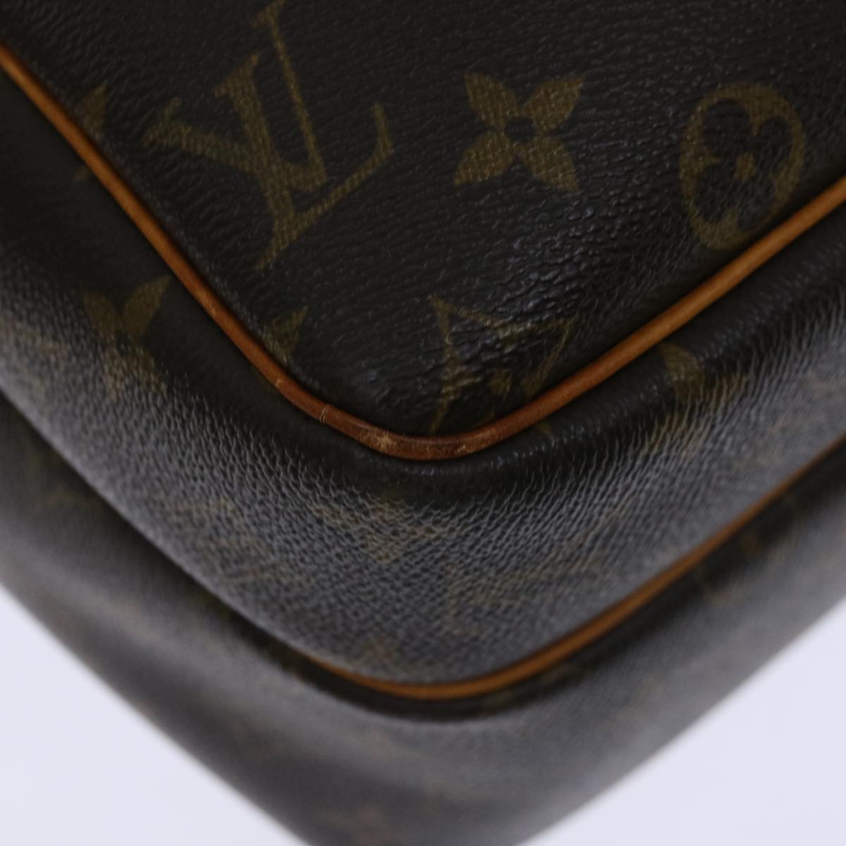 Louis Vuitton Reporter