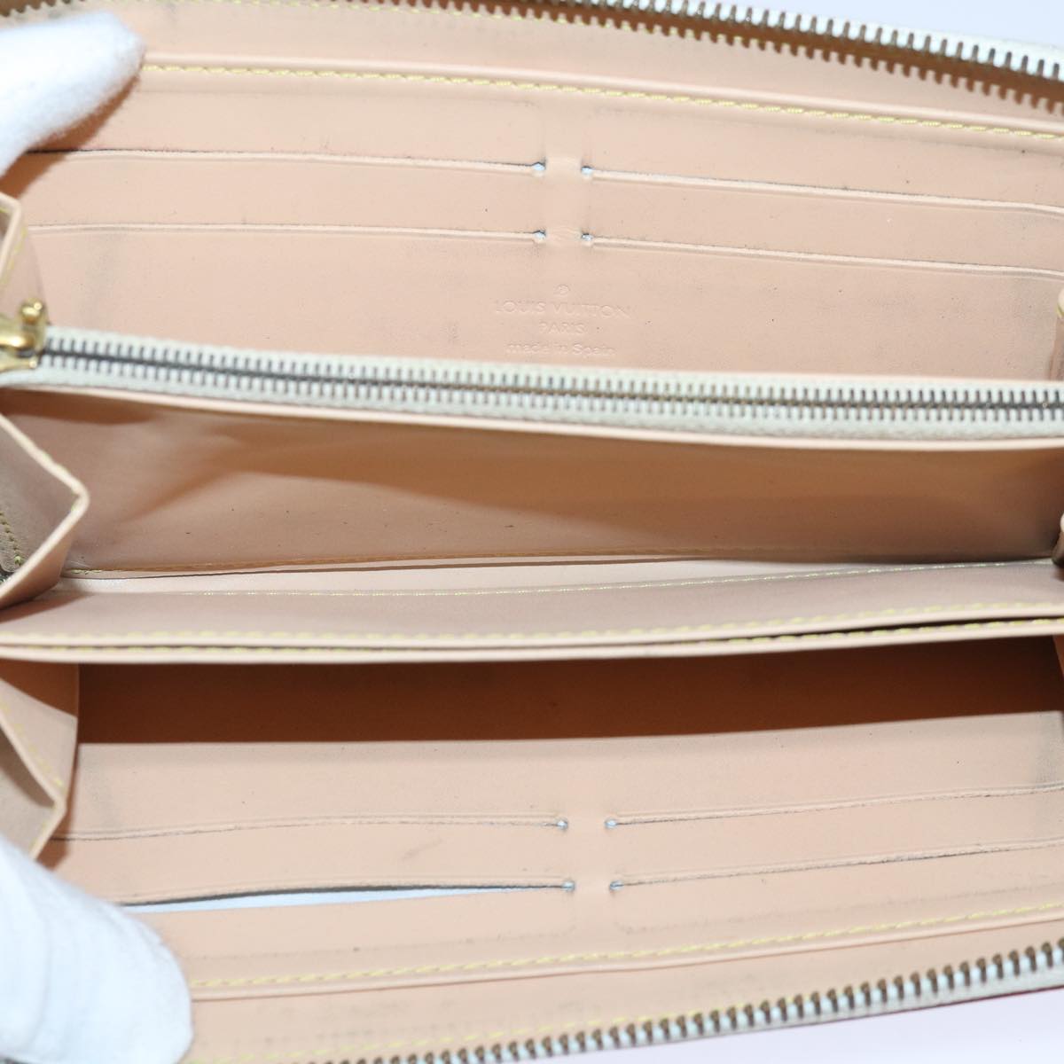 Louis Vuitton Zippy wallet