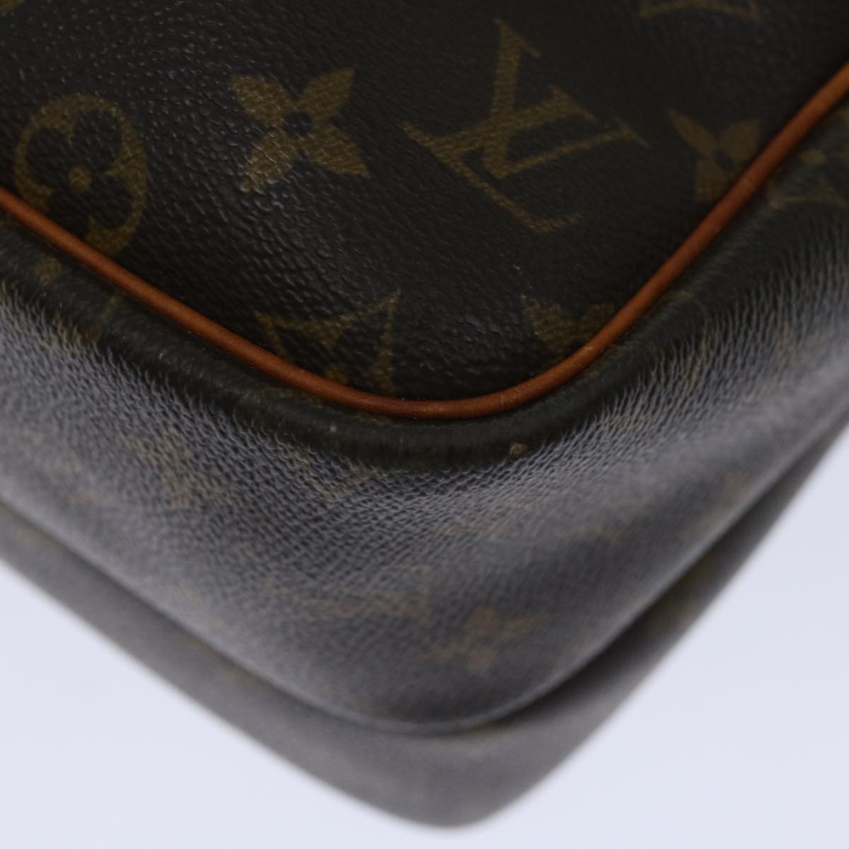 Louis Vuitton Reporter
