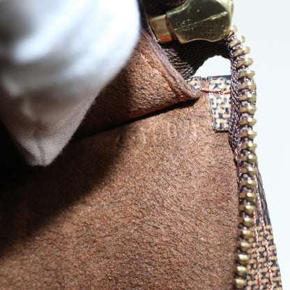 Louis Vuitton Trousse de Toilette