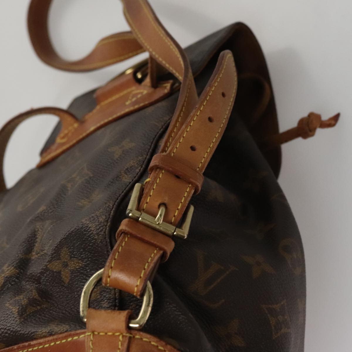 Louis Vuitton Montsouris MM