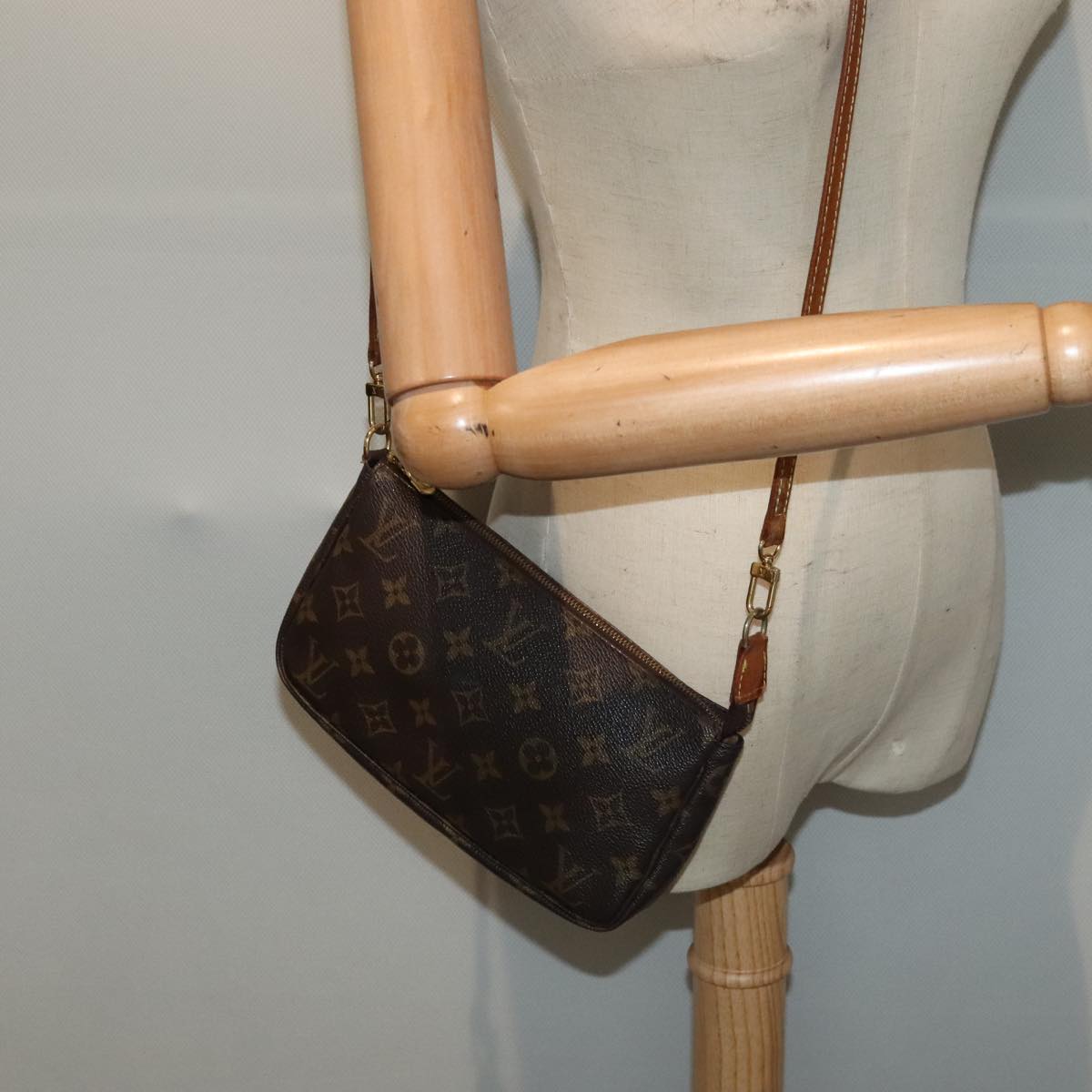 Louis Vuitton Pochette Accessoire