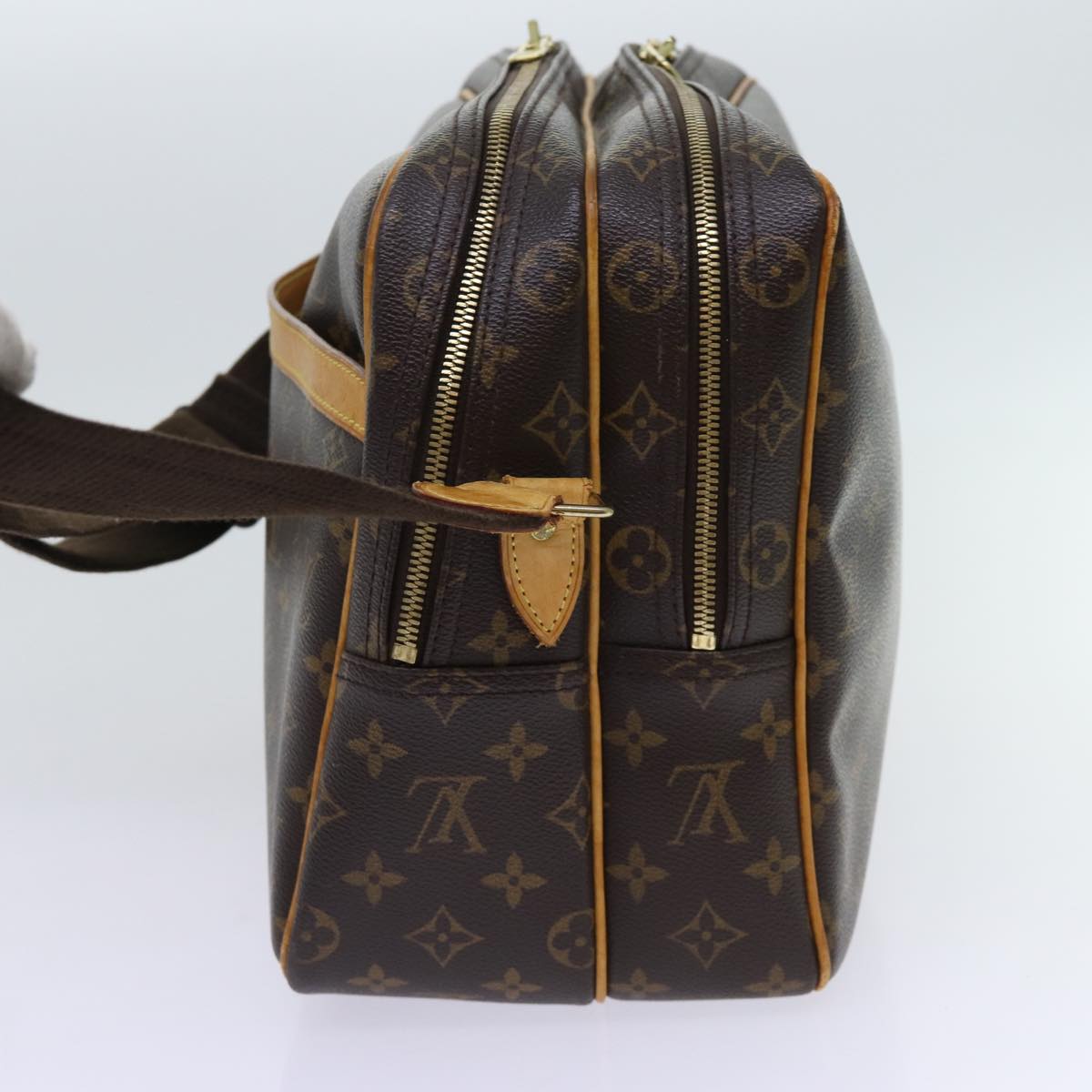 Louis Vuitton Reporter