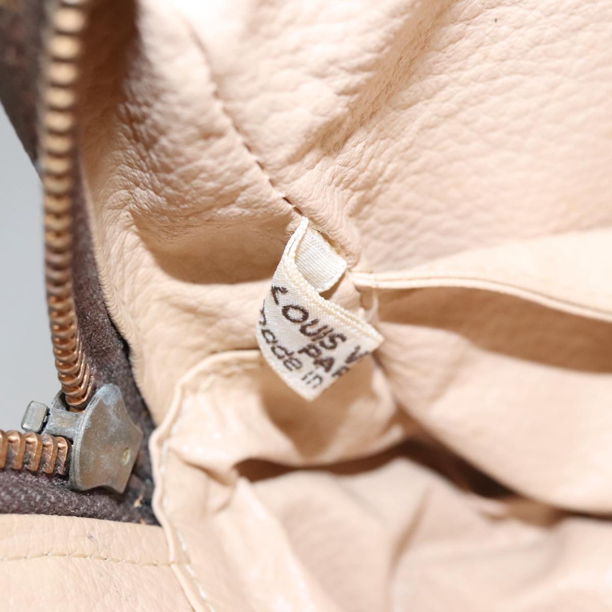 Louis Vuitton Trousse Toilette 28