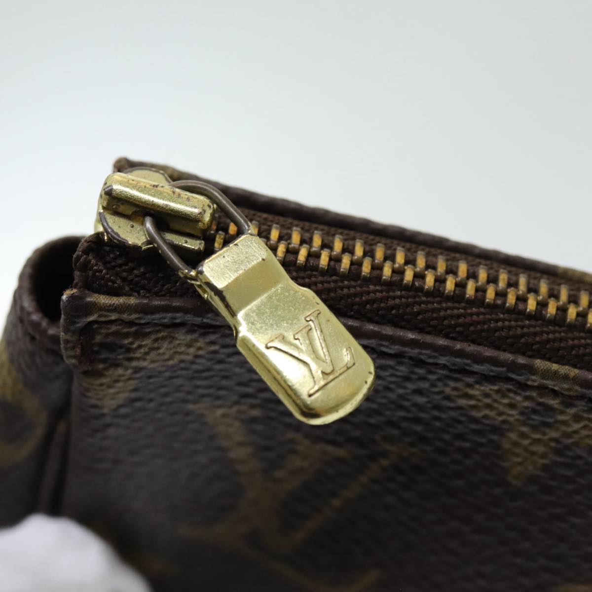 Louis Vuitton Pochette Accessoire