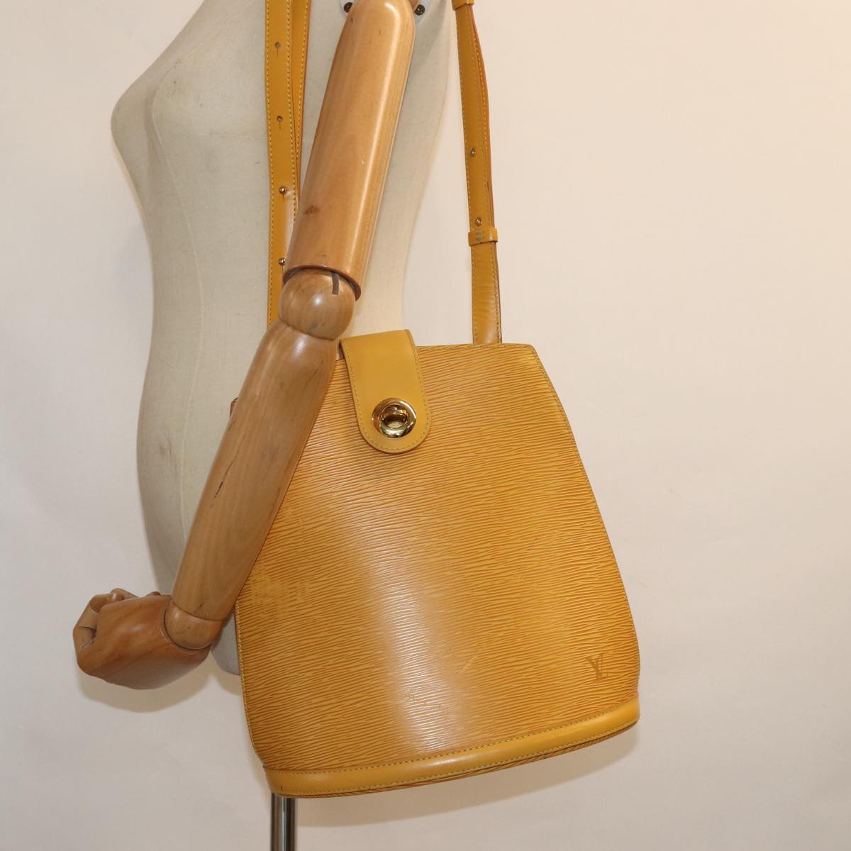 Louis Vuitton Cluny