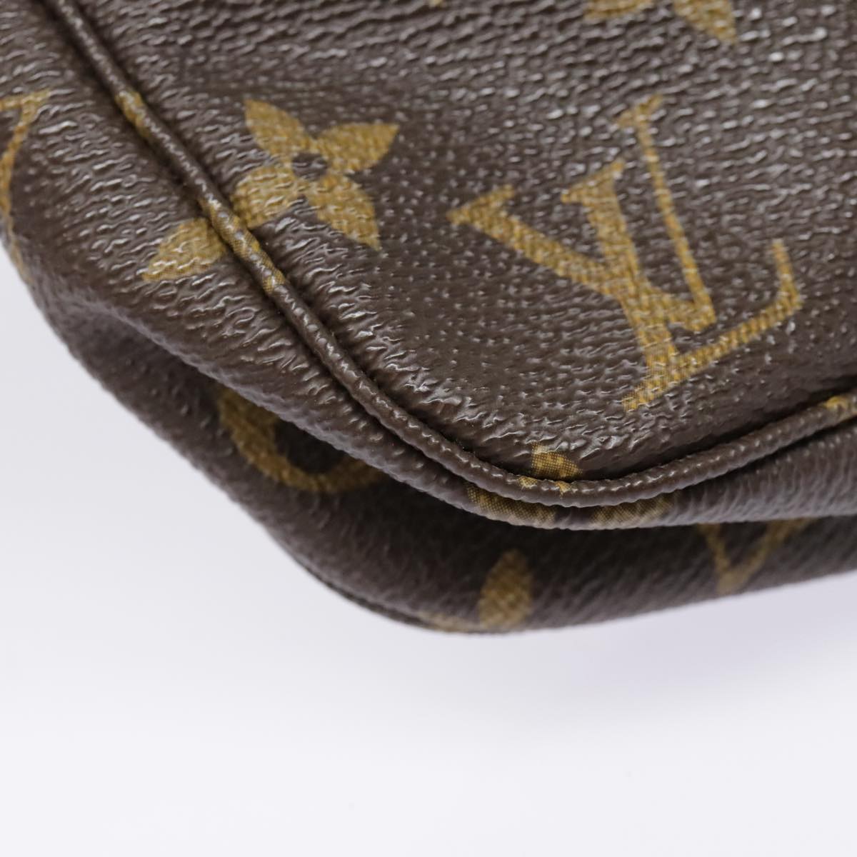 Louis Vuitton Pochette Accessoire
