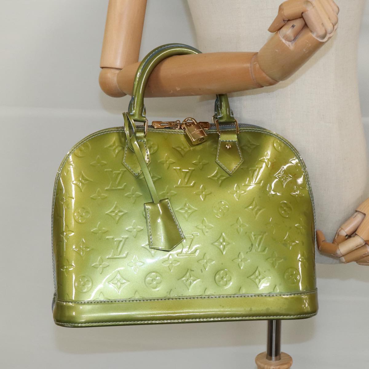 Louis Vuitton Alma BB