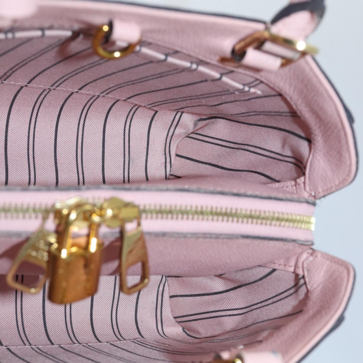 Louis Vuitton Montaigne