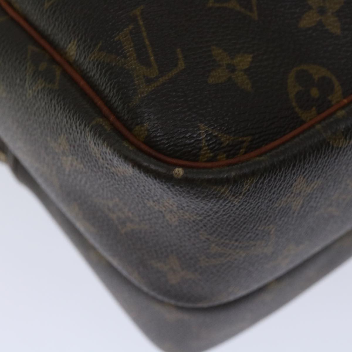 Louis Vuitton Reporter
