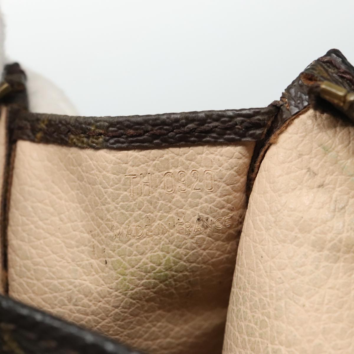 Louis Vuitton Poche Toilette 19