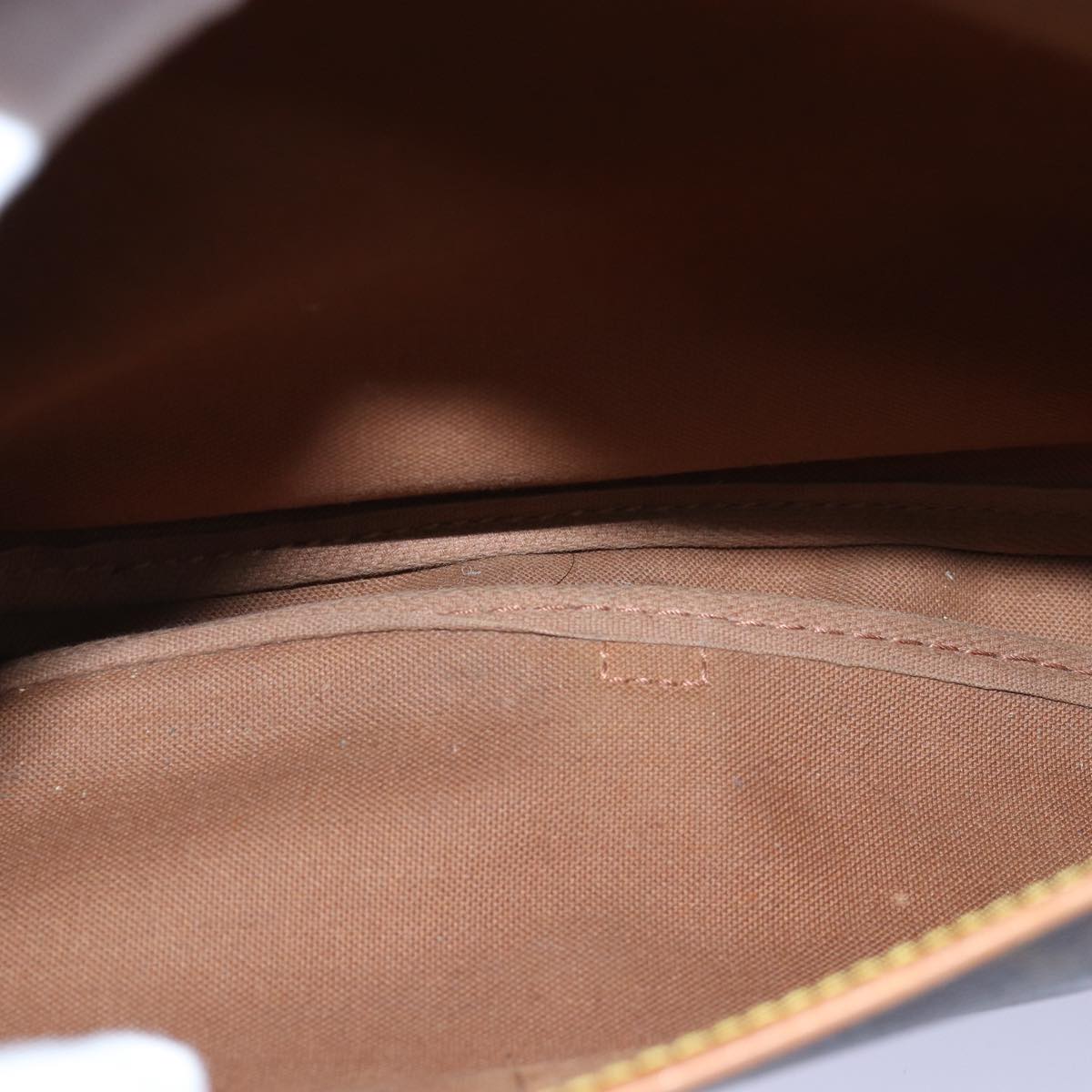 Louis Vuitton Saumur 30