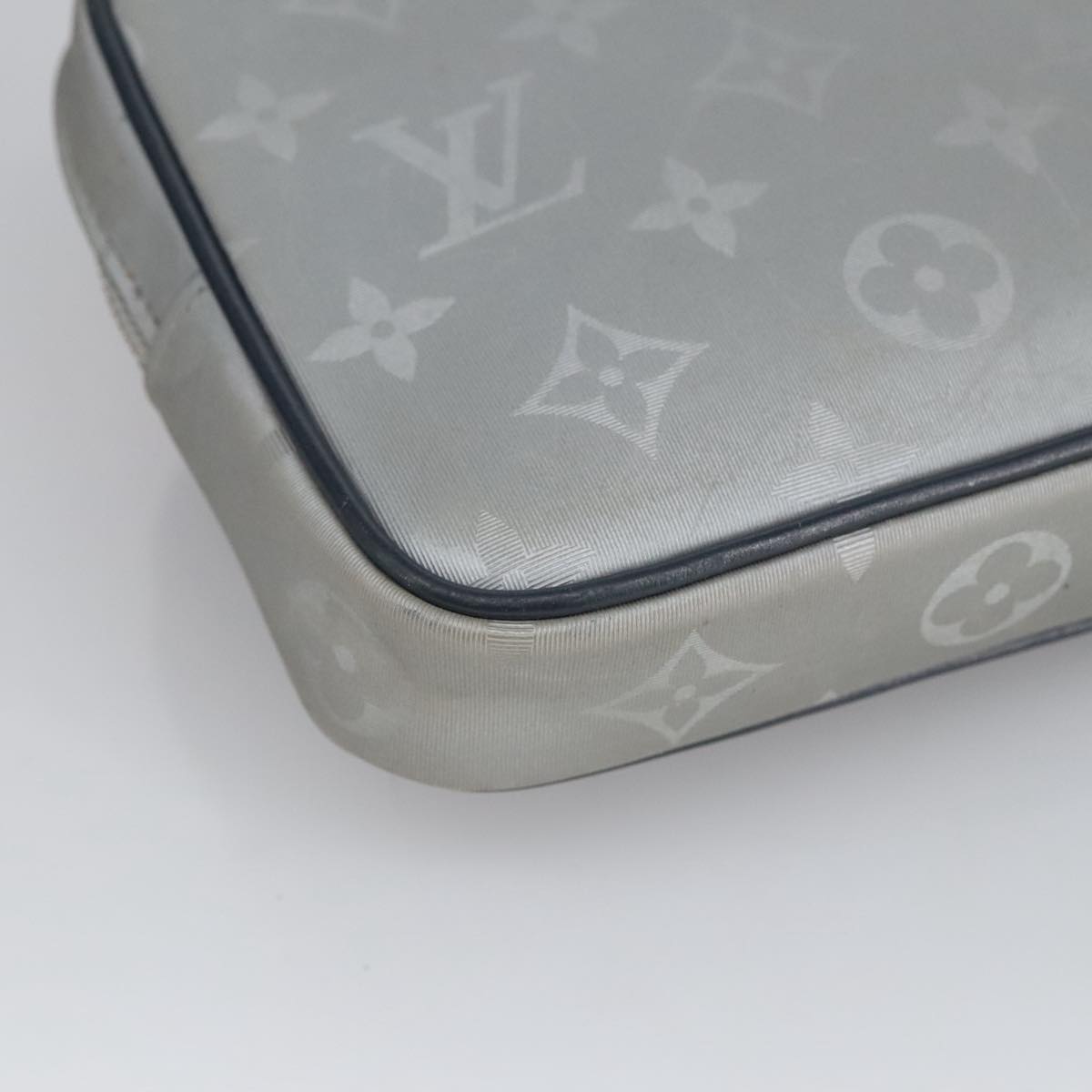 Louis Vuitton Satellite